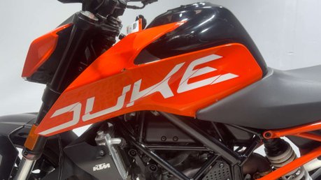 KTM Duke 2020 ONLY 10K RUNNING PROJECT BIKE SPARES OR REPAIR 125CC 22