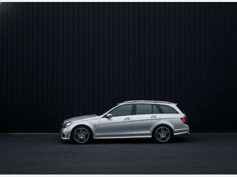 Mercedes-Benz C Class 6.2 C63 AMG Auto 5dr 8