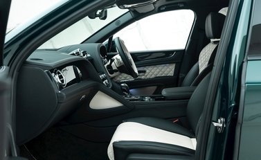 Bentley Bentayga V8 First Edition 14