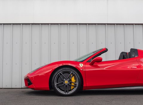 Ferrari 488 Spider 30