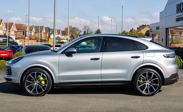 Porsche Cayenne E-Hybrid Coupe 3