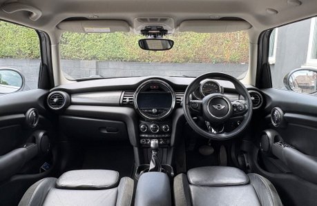 Mini Hatch Cooper 1.5 Petrol Automatic Pepper / Media XL 5 door + SAT NAV + LEATHER 11
