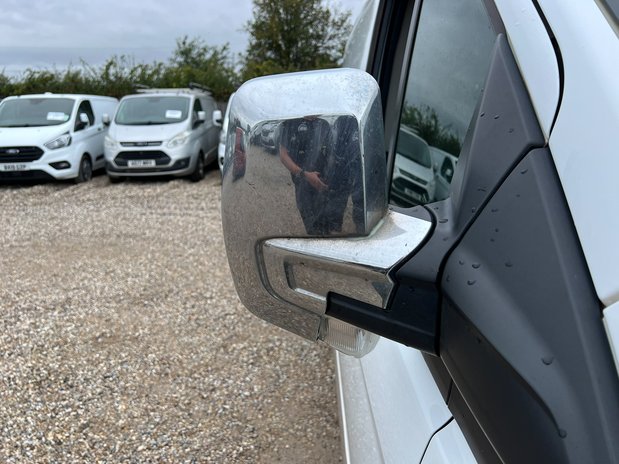 Ford Transit Custom SWB L1H1 Sport 155 Tdci Air Alloy Nav 1 OWNER NO VAT 19