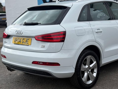 Audi Q3 2.0 TDI S line S Tronic quattro Euro 5 (s/s) 5dr 33