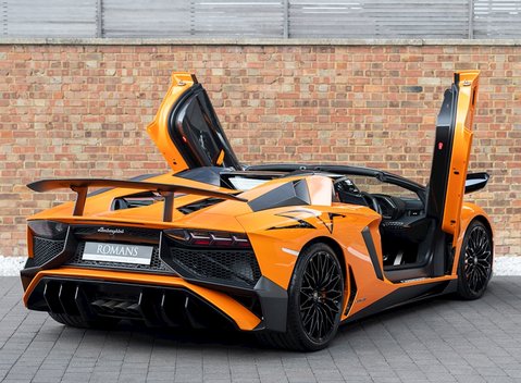 Lamborghini Aventador SV LP 750-4 Roadster 8