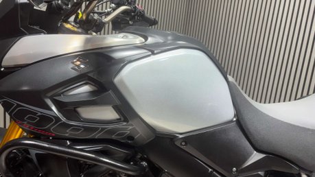 Suzuki V-Strom 1000 2016 ADVENTURE BIKE FULL LUGGAGE NEW MOT SERVICED 37