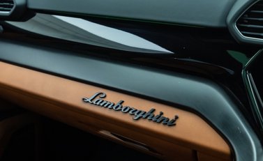 Lamborghini Urus S 25