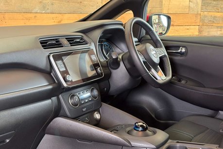Nissan LEAF 39kWh Acenta Hatchback 5dr Electric Auto (150 ps) 8