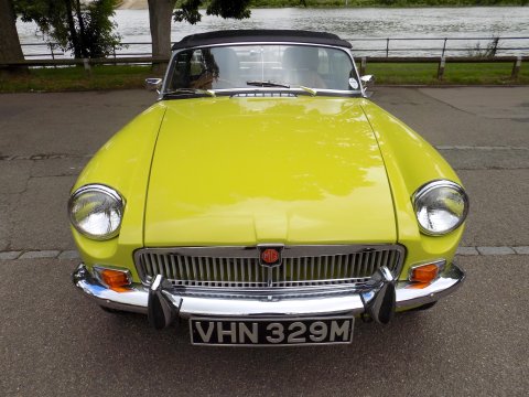 MG B ROADSTER 57