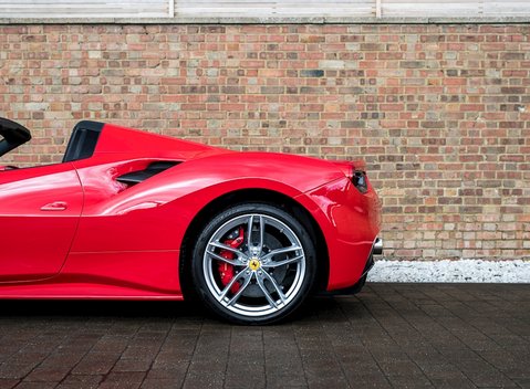Ferrari 488 Spider 23