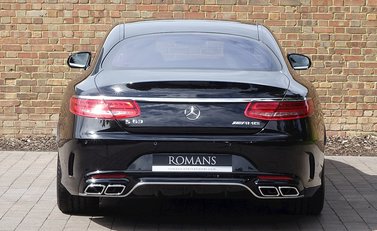 Mercedes-Benz S63 AMG Coupe 12
