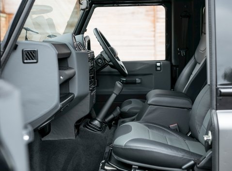 Land Rover Defender 90 Autobiography Edition 14
