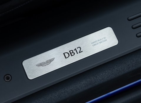 Aston Martin DB12 V8 22