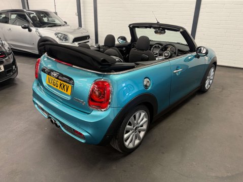 Mini Convertible 2.0 Cooper S 2dr 3