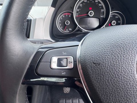 Volkswagen Up HIGH UP BLUEMOTION TECHNOLOGY 15