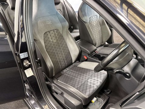 Volkswagen Golf 1.5 Golf R-Line eTSI Semi-Auto 5dr 10