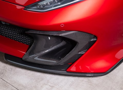 Ferrari 812 Competizione 32