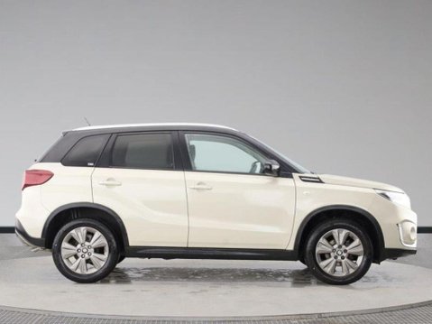 Suzuki Vitara SZ-T BOOSTERJET MHEV 4