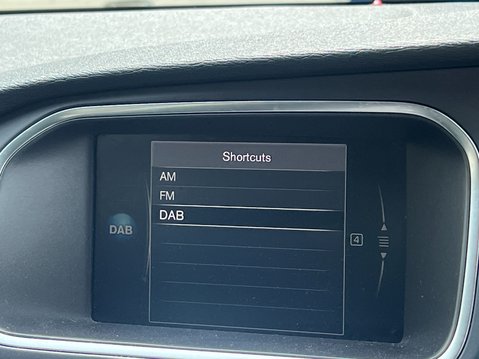 Volvo V40 1.5 T3 GPF Inscription Hatchback 5dr Petrol Auto Euro 6 (s/s) (152 ps) 28