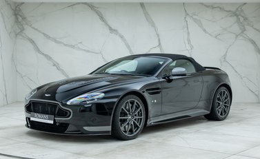 Aston Martin V12 Vantage S Roadster 4