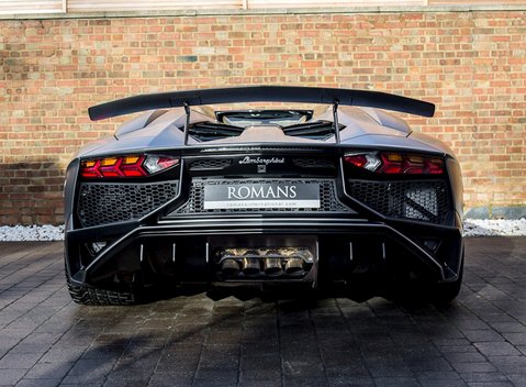 Lamborghini Aventador SV LP 750-4 Roadster 31