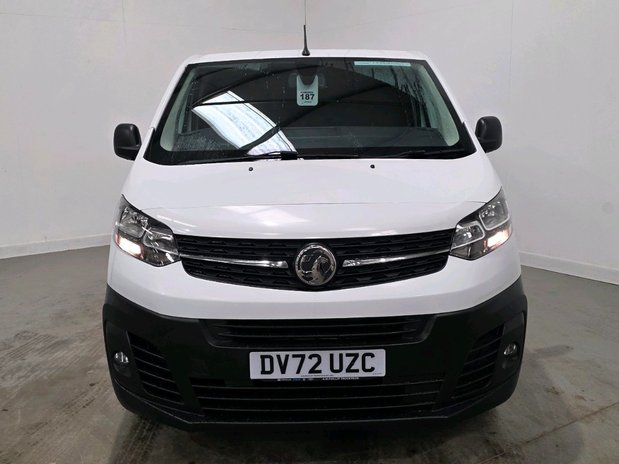 Vauxhall Vivaro VIVARO L2 DIESEL 2900 1.5d 100PS Dynamic H1 Van 6