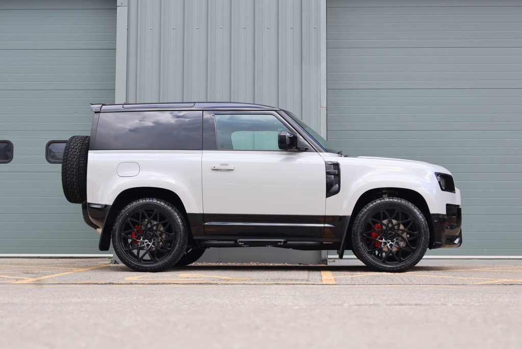 Land Rover Defender 90 2026 Brand NEW  HARD TOP STYLED BY SEEKER AIR SUSPENSION AND JUMP SEAT  7