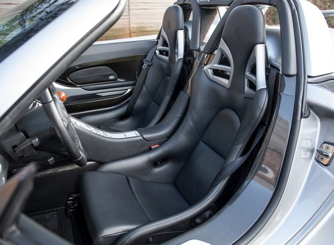 Porsche Carrera GT 14