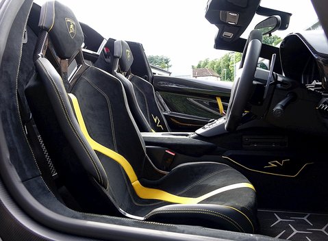 Lamborghini Aventador SV LP750-4 Roadster 12