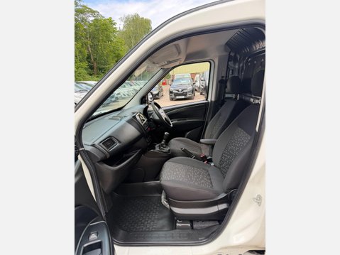 Vauxhall Combo 1.3 CDTi 2000 ecoFLEX 16v Panel Van 3dr Diesel Manual FWD L1 H1 (126 g/km, 34