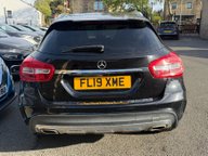 Mercedes-Benz GLA GLA 200 AMG LINE 7