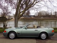 Mercedes-Benz SL Series 500SL-32 10