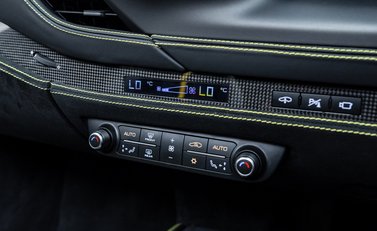 Ferrari F8 Spider 22