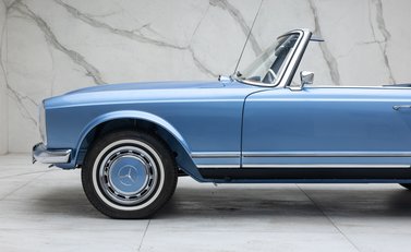 Mercedes-Benz 280 SL W113 Pagoda 42