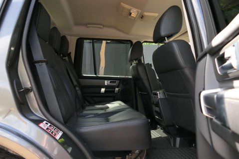 Land Rover Discovery SDV6 SE TECH 9