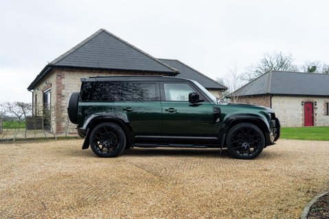 Land Rover Defender 3.0 D300 MHEV X-Dynamic HSE Auto 4WD Euro 6 (s/s) 5dr 23