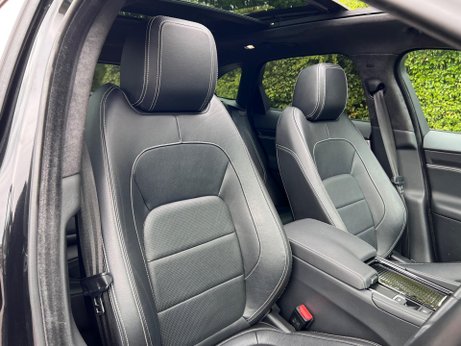 Jaguar F-Pace 2.0 D180 R-Sport Auto AWD Euro 6 (s/s) 5dr 73