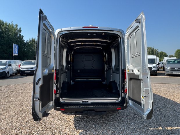 Ford Transit MWB L2H2 Medium Roof Leader 350 Air Con EURO 6 8