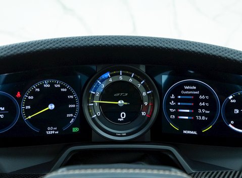 Porsche 911 (992) GT3 Touring 11