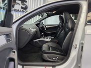 Audi RS4 4.2 FSI V8 Estate 5dr Petrol S Tronic quattro Euro 5 (450 ps) 42