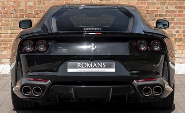 Ferrari 812 Superfast 5