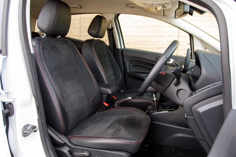 Ford Ecosport ST-LINE 31