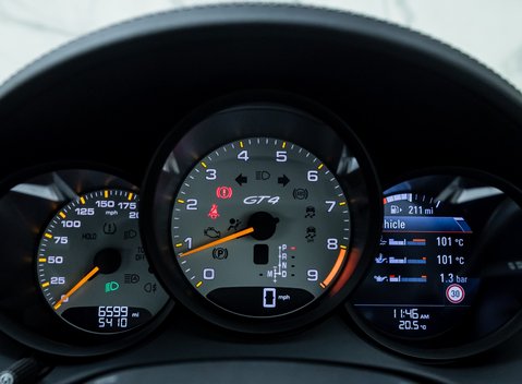 Porsche Cayman GT4 718 18