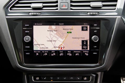 Volkswagen Tiguan R-LINE TECH TDI 4MOTION DSG 20