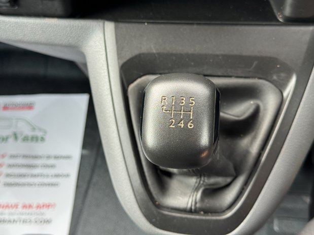 Vauxhall Vivaro LWB L2H1 Low Roof Sportive 3100 Air Con Sensors EURO 6 32