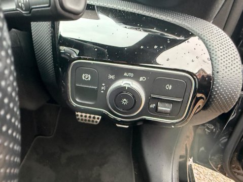 Mercedes-Benz A Class 1.5 A180d AMG Line (Premium Plus) 7G-DCT Euro 6 (s/s) 5dr 15