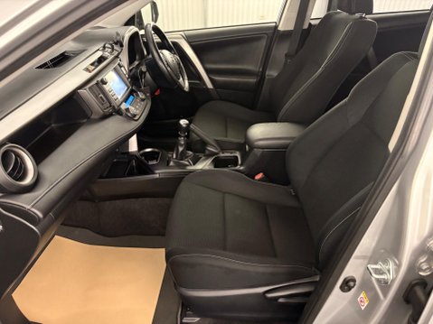 Toyota Rav4 2.0 D-4D Business Edition Euro 6 (s/s) 5dr 6