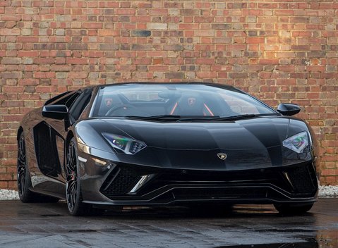 Lamborghini Aventador S LP740-4 Roadster 1