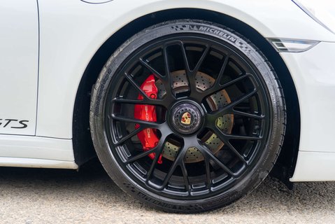 Porsche 911 3.8 911 Carrera GTS PDK 6