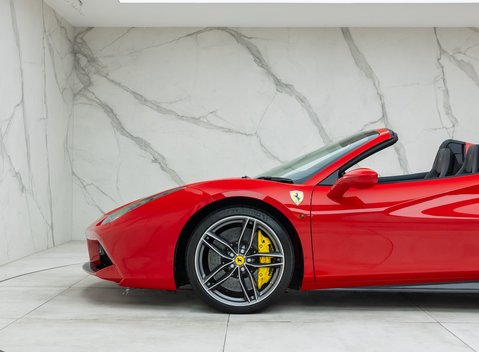 Ferrari 488 SPIDER 40